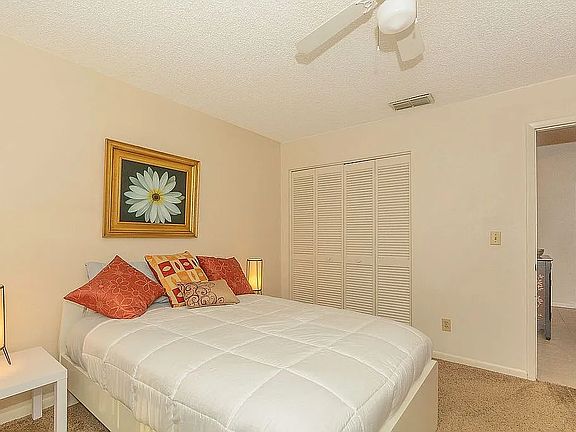 3rd image of 10567 98th St