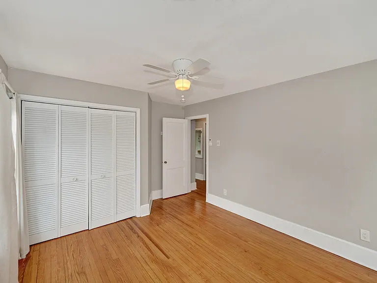 1010 Virginia Dr — Photo 35