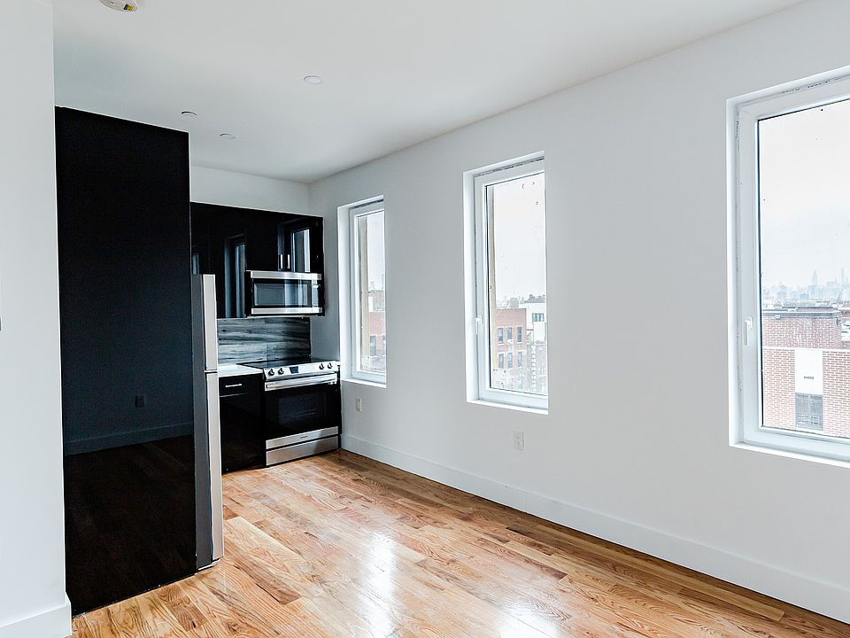 1st image of 472 Gates Ave #Penthouse