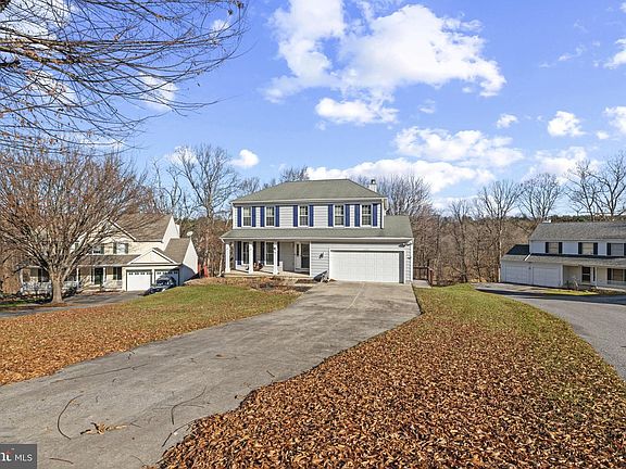 3rd image of 452 Doe Meadow Dr