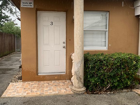 3rd image of 38 SW 6th Ave APT 3
