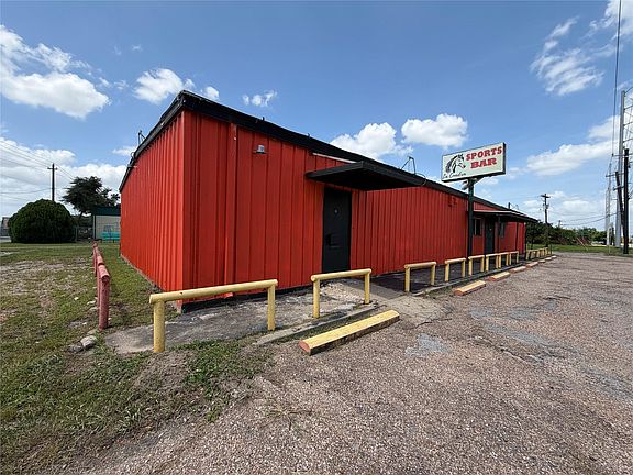 3rd image of 6301 Dixie Dr