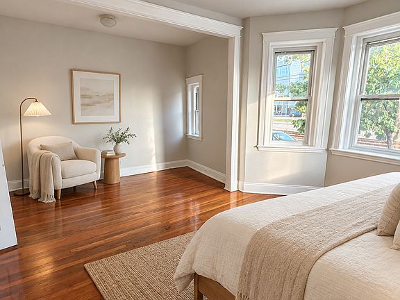 5th image of 1190 Commonwealth Ave #211