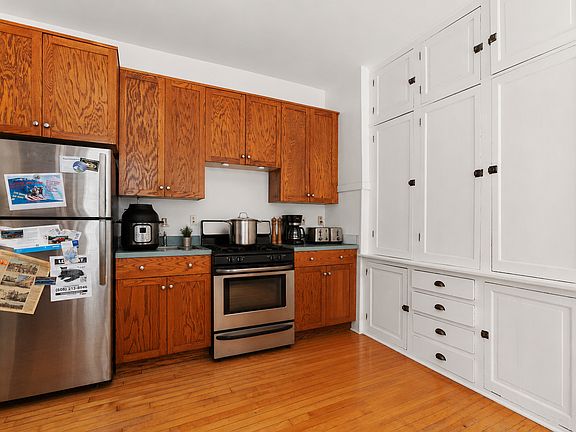 5th image of 611 S Baldwin St