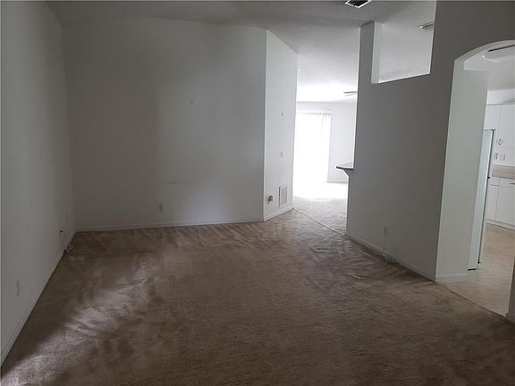 2nd image of 1012 E 13th Sq