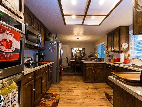 3rd image of 21589 Paseo De Los Portales Rd