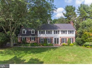 19 Harvey Ln, Malvern, PA 19355