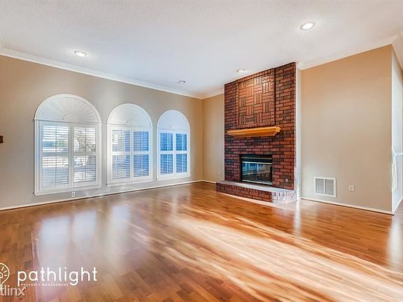 2nd image of 1611 Brenwood Dr