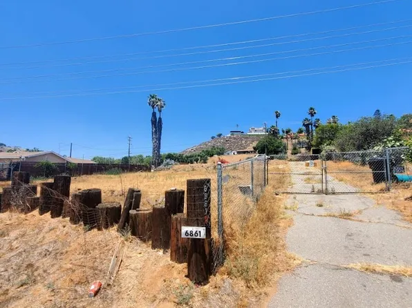 6861 Skyview Rd, Riverside, CA 92509