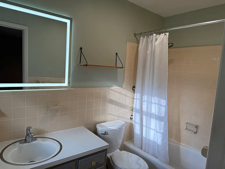 923 W Crest Rd — Photo 20