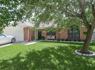 4608 Pembrook Ln, Bryan, TX 77802