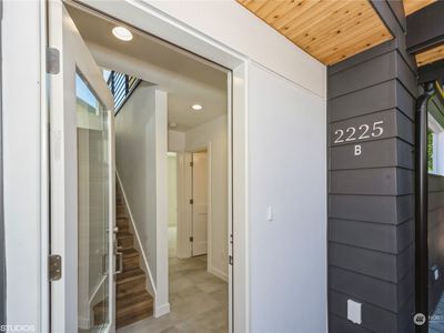 2225 1st Avenue W #B, Seattle, WA, 98119