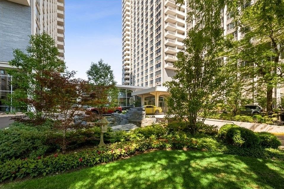 1st image of 4250 N Marine Dr APT 1924