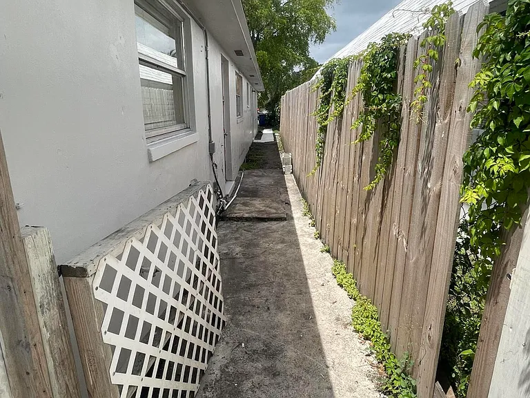 1316 NW 8th Ave #A — Photo 7