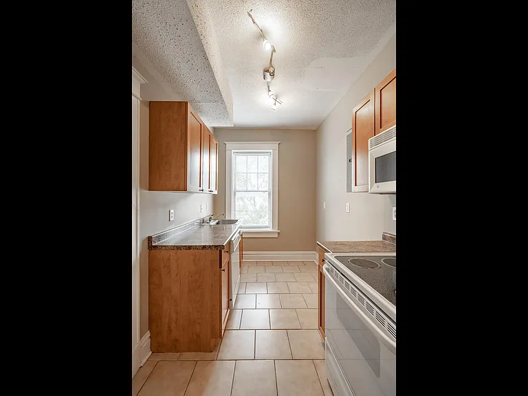 5855 Washington Blvd — Photo 19