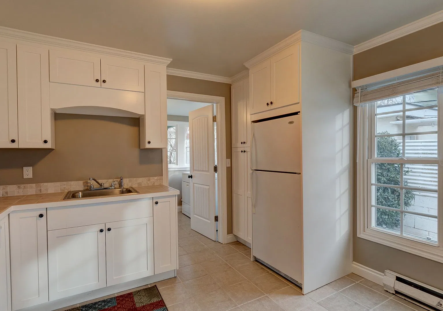 Pet Friendly 2 Bed, 1 Bath Home — Photo 4