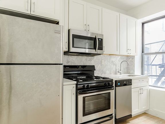 2nd image of 1236 Pacific St APT 2G