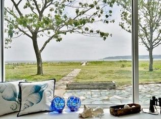 160 Inlet Ln, Greenport, NY 11944