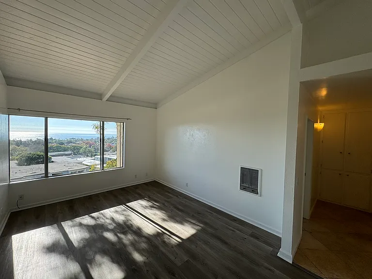 Channel View Apartments — Photo 13