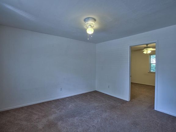 5th image of 120 Valencia Dr APT 3