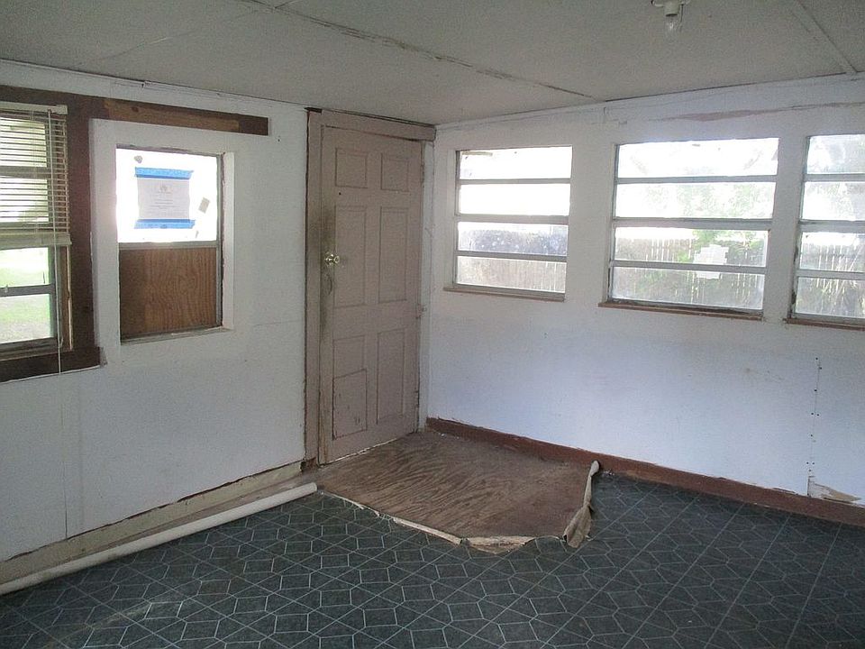 1st image of 14839 Ticknor St