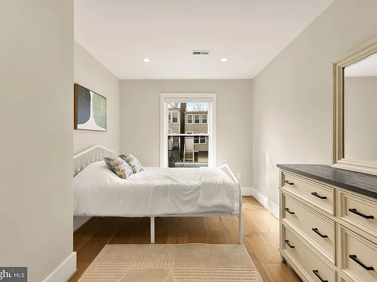 432 Emerson St NW — Photo 38