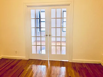 Rented by Warren T Real Estate Corp.