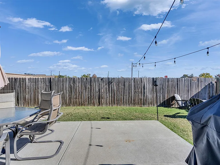 5702 Rucio Ln — Photo 26