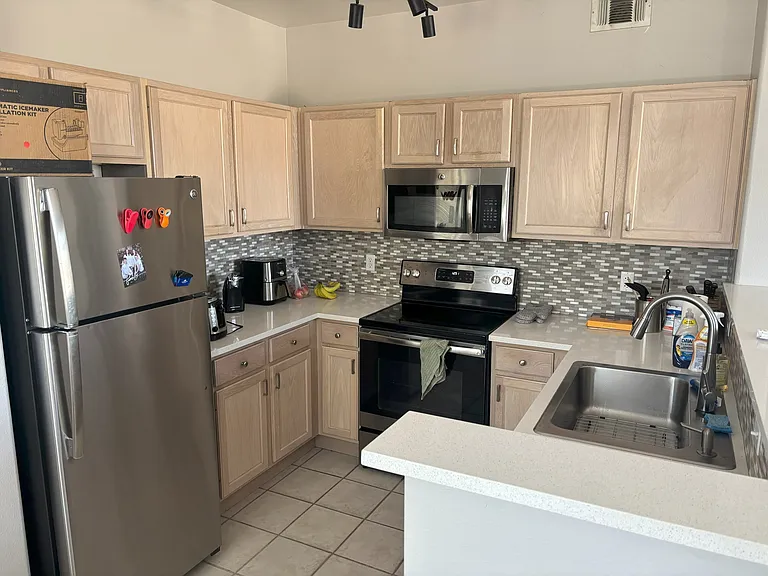 8500 E Jefferson Ave #20D — Photo 5