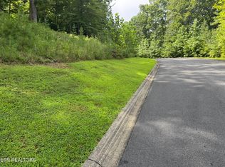 Cove Springs Dr, Dandridge, TN 37725