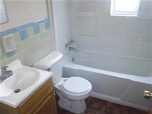 3rd image of 1703 Cedar Ave APT 1