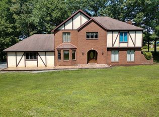 16 Wonderland Dr, Pottsville, PA 17901