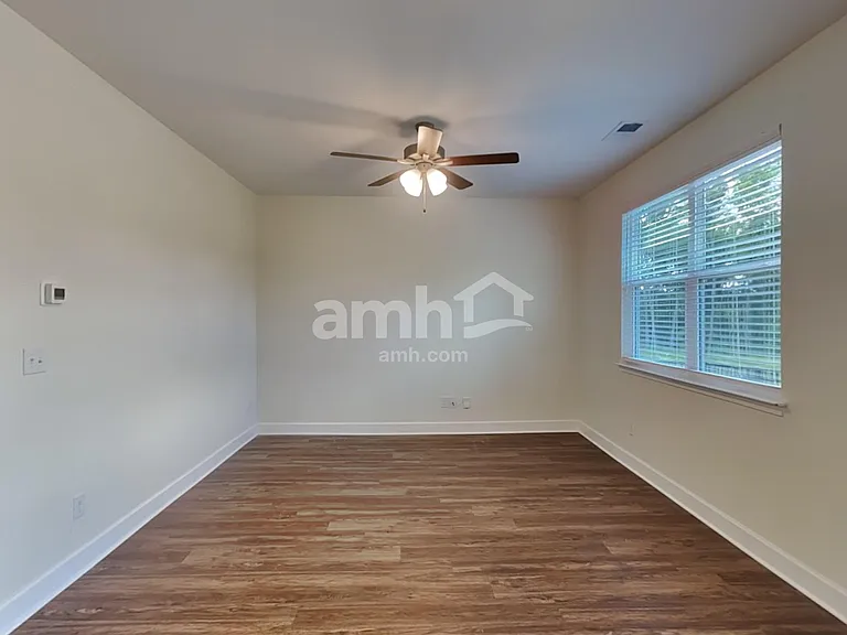 5831 Zurich Rd — Photo 6