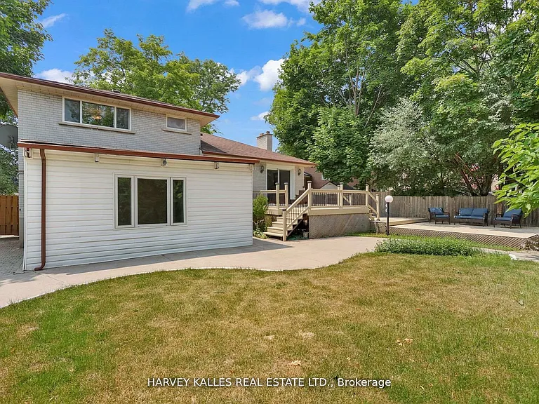 16 Wedgeport Pl — Photo 48