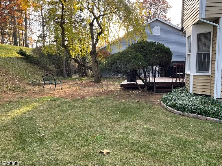 111 Autumn Ridge Rd — Photo 17