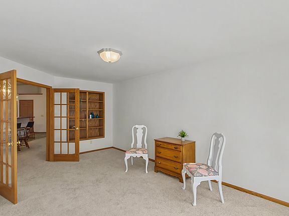 5th image of 314 Henry Dr APT 4