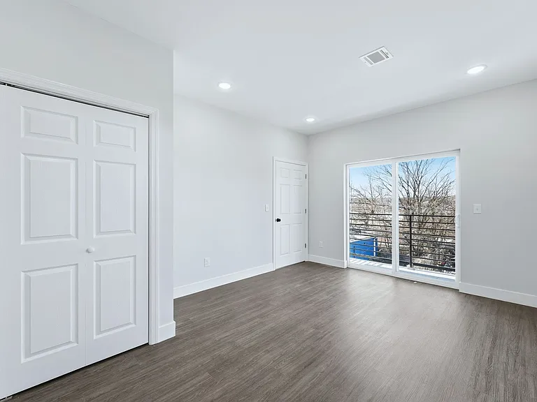 392 S 19th St #3 — Photo 6