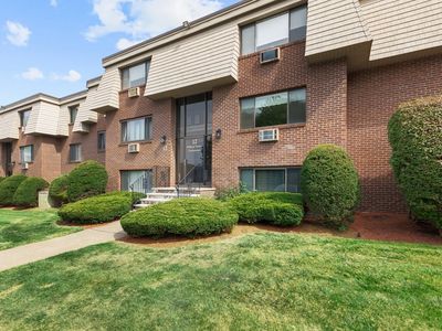 12 Hallmark Gdns APT 8, Burlington, MA, 01803