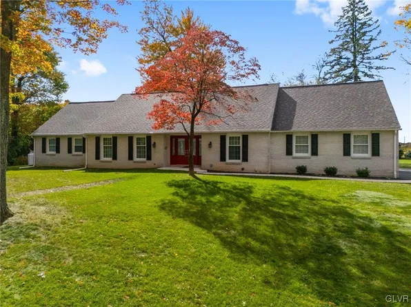 1376 Highland Ct, Allentown, PA 18103