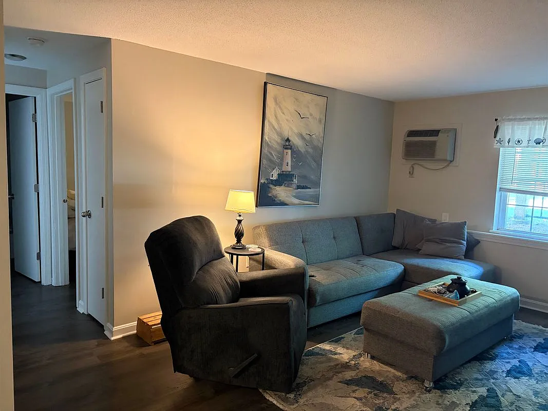 2 bed, 1.0 bath, 804 sqft, $2,200 — Photo 3