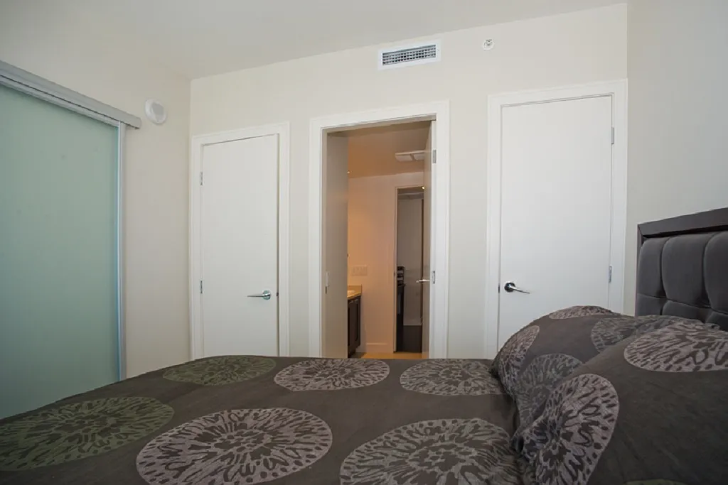 222 Riverfront Ave SW — Photo 1