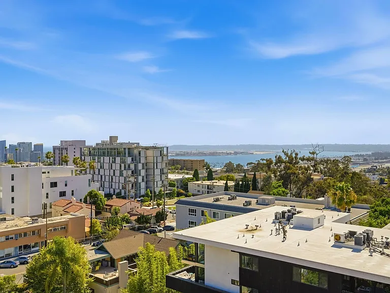 4th + Palm — Photo 11