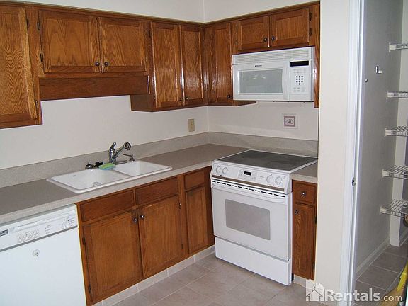 2nd image of 2216 Pine Heights Dr NE