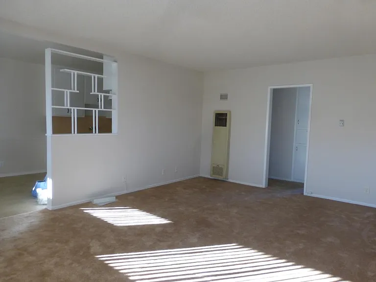 1622 Grismer Ave #G — Photo 7