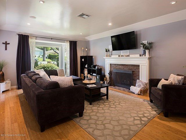 1780 New York Dr Altadena CA-large-003-0