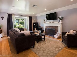 1780 New York Dr, Altadena, CA 91001