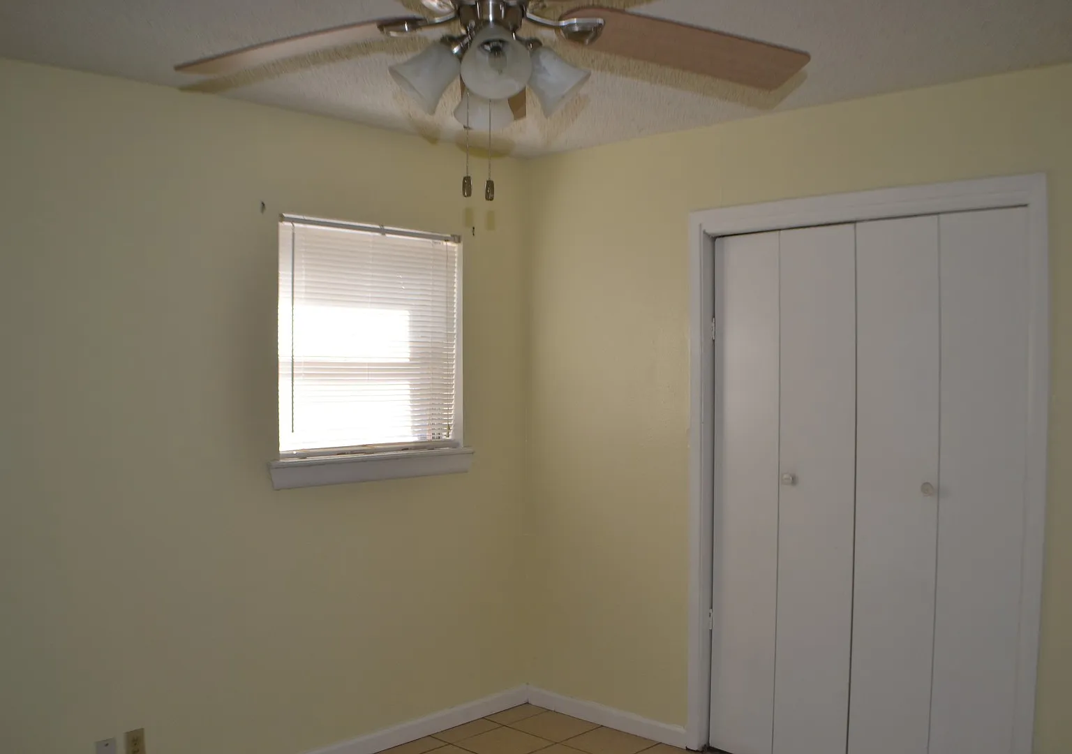 Half Duplex 2 Bedrooms 2 Baths For Lease in Sherman — Photo 4