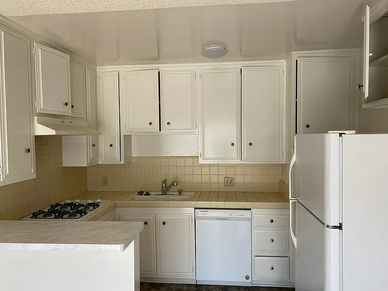 4160 Duquesne Ave #3 — Photo 5