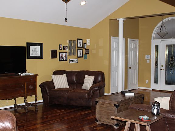 5th image of 2760 Brassfield Cir