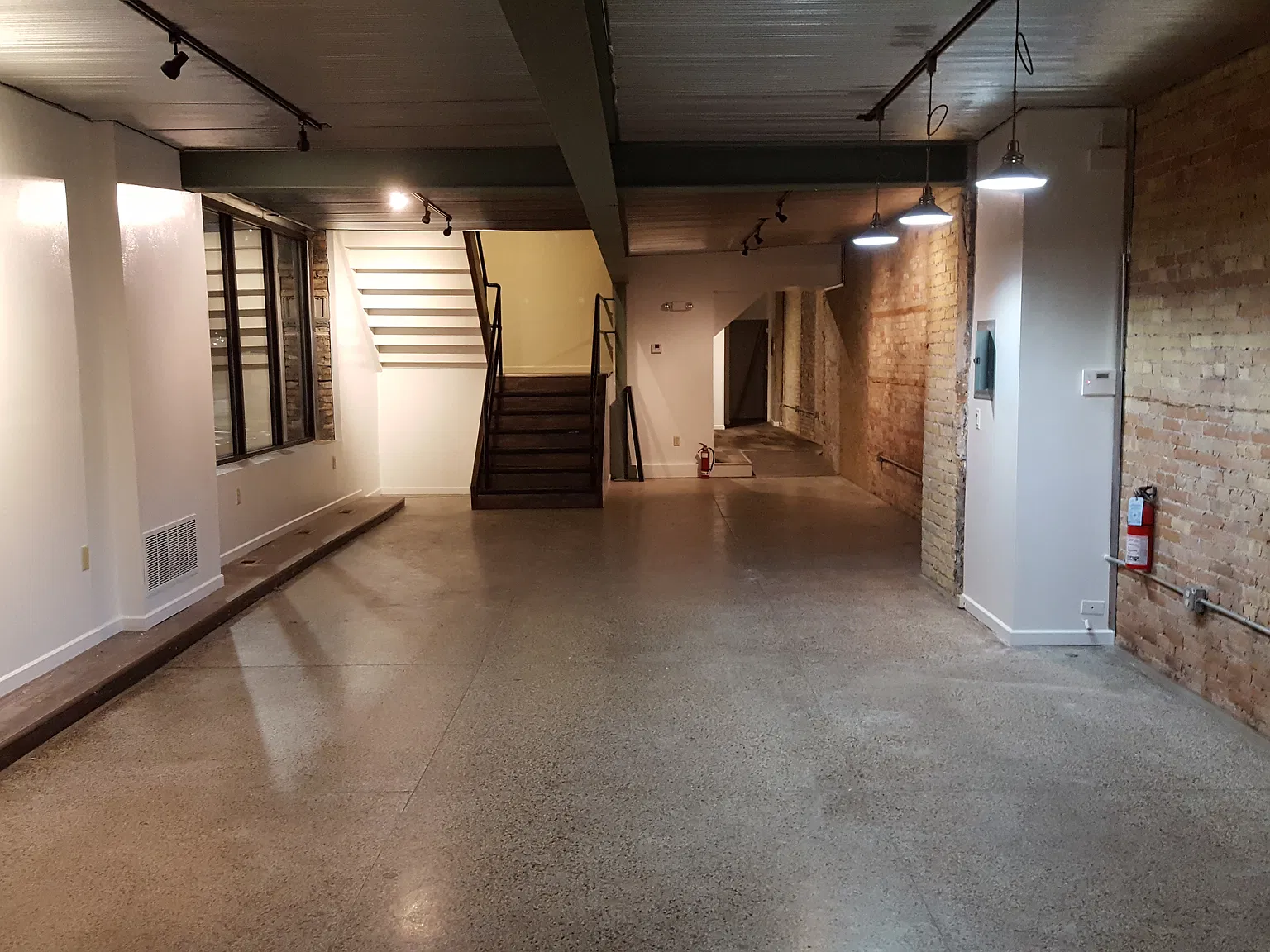Studio, 3000 sqft, $2,000 — Photo 2